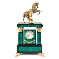 Декоративные часы из малахита "Боевой конь", высота 34 см