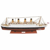 Модель лайнера "Титаник" 80 см