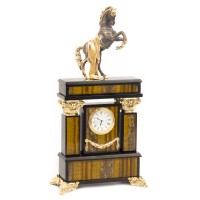 Декоративные часы из тигрового глаза "Боевой конь", высота 36 см