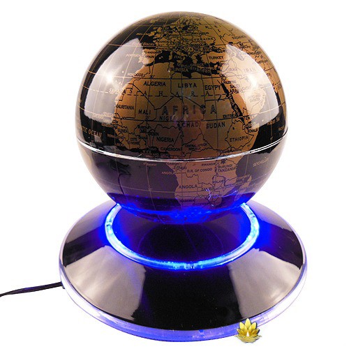 Глобус купить банки. Металлический Глобус с подсветкой. Глобус Хрустальный на подставке с подсветкой. Глобус с подсветкой кристаллический. Глобус на столе.