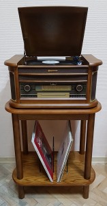 Проигрыватель виниловых дисков Roadstar HIF-1996BT 