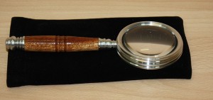 Лупа подарочная 3-кратная, дубовая ручка