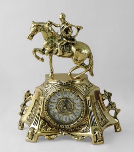 Декоративные бронзовые часы 